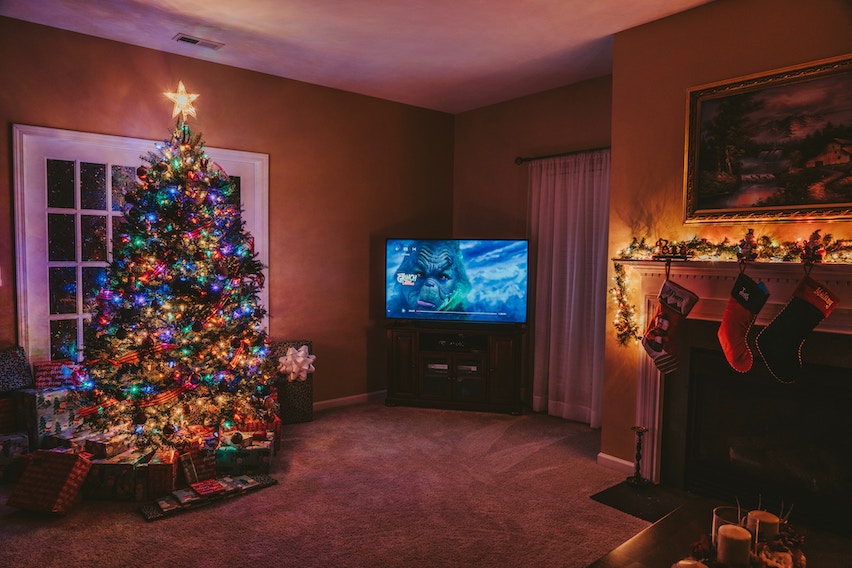 Tis the Season for TV: Our Favorite Holiday Episodes